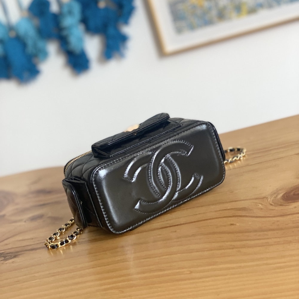 Chanel 22K Small Vanity Case With Pockets In Black 17cm