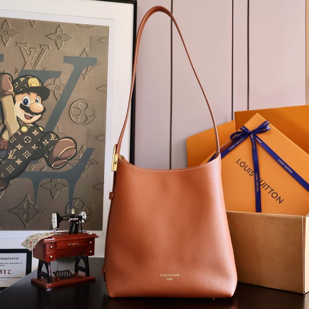 Mirror Quality – Louis Vuitton Low Key Hobo MM Cognac 35Cm M24974