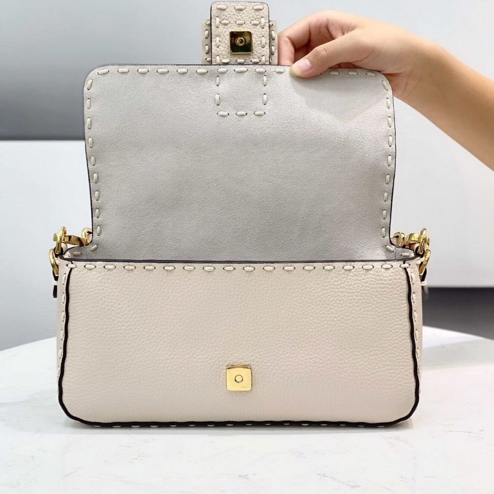 Fendi Baguette White Selleria 27cm 8BR600ARBBF1JBP