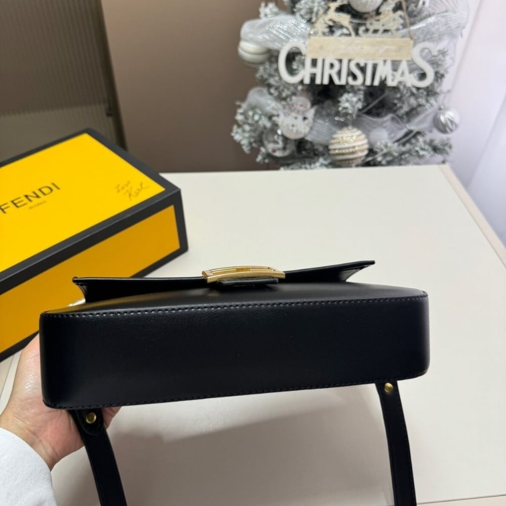 Fendi Baguette Bag Black 25cm 8BR822APG6F1CFJ