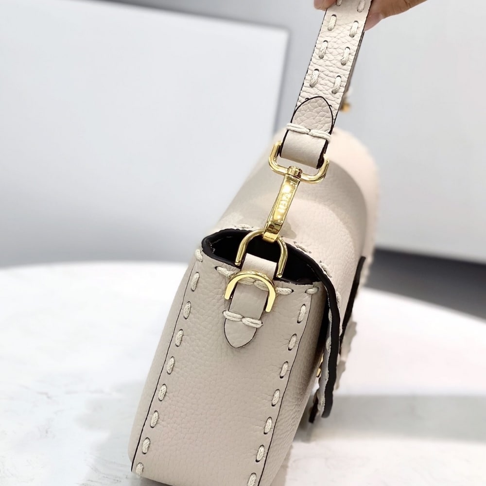 Fendi Baguette White Selleria 27cm 8BR600ARBBF1JBP