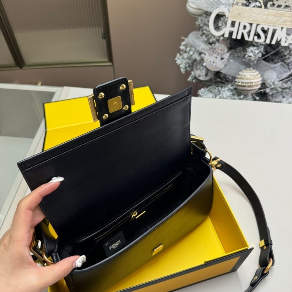 Fendi Baguette Bag Black 25cm 8BR822APG6F1CFJ