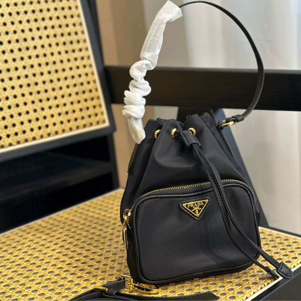 Prada Duet Re Nylon Bucket Bag Black 18Cm 1BH038 RV44 F0002 V UOP