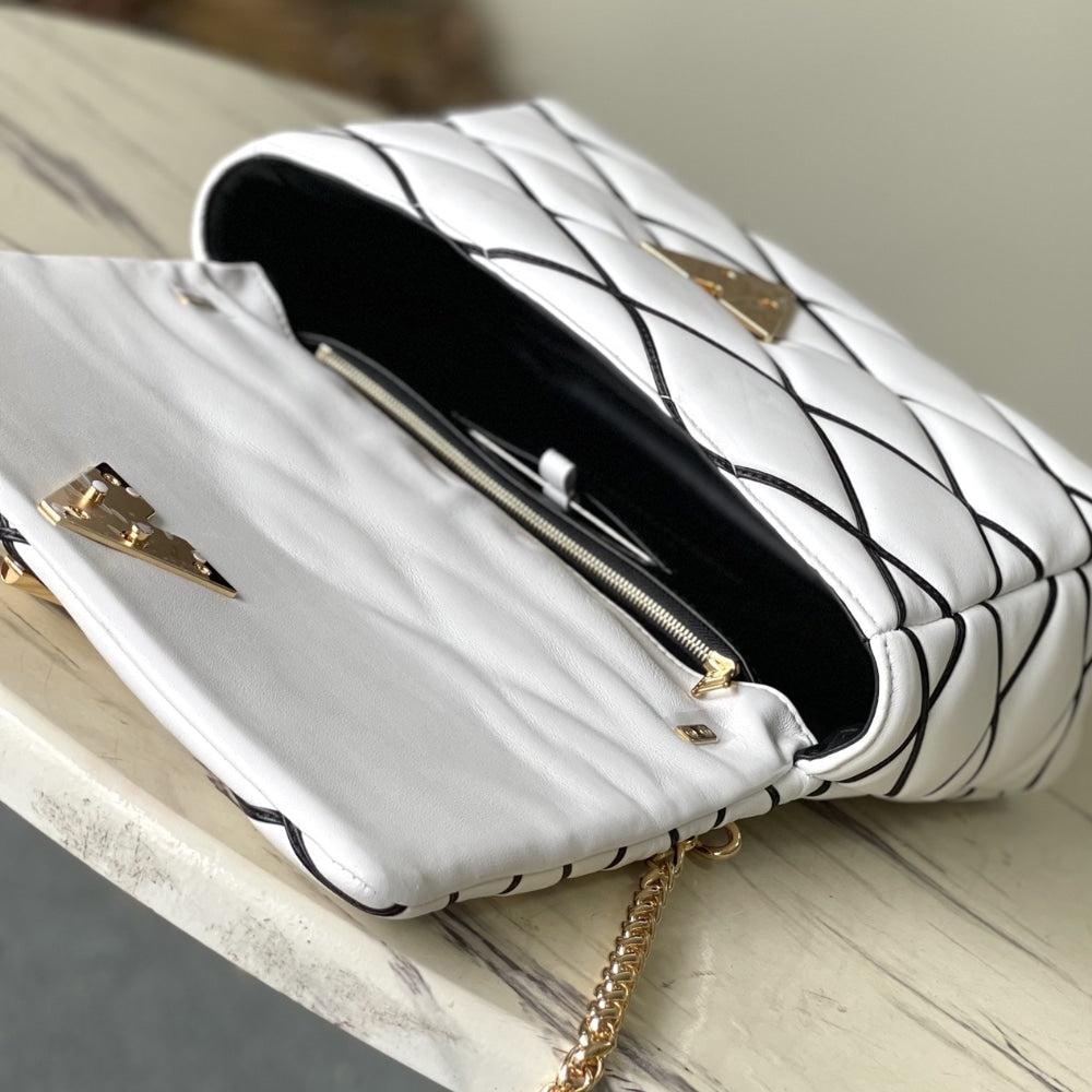 Mirror Quality – Louis Vuitton GO-14 MM White Black 23Cm M22890