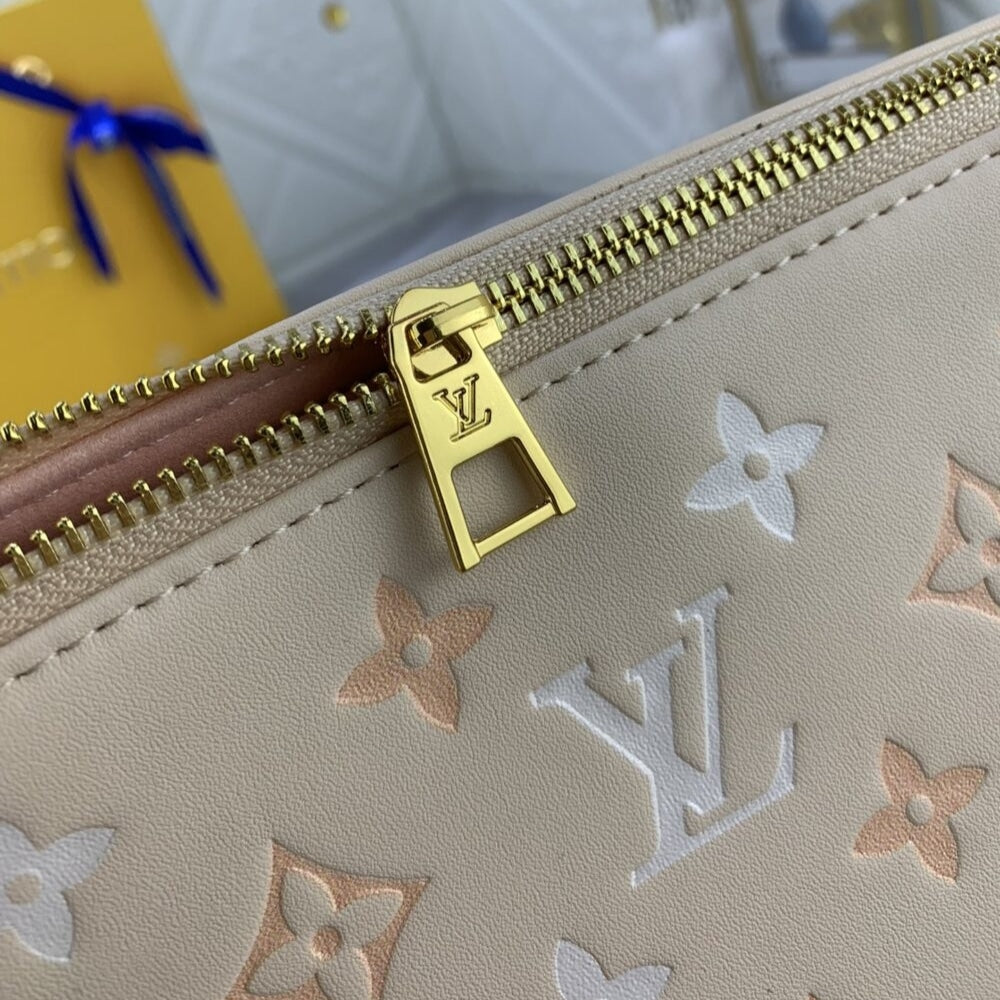 Louis Vuitton Coussin PM Beige Cream 26Cm M22398