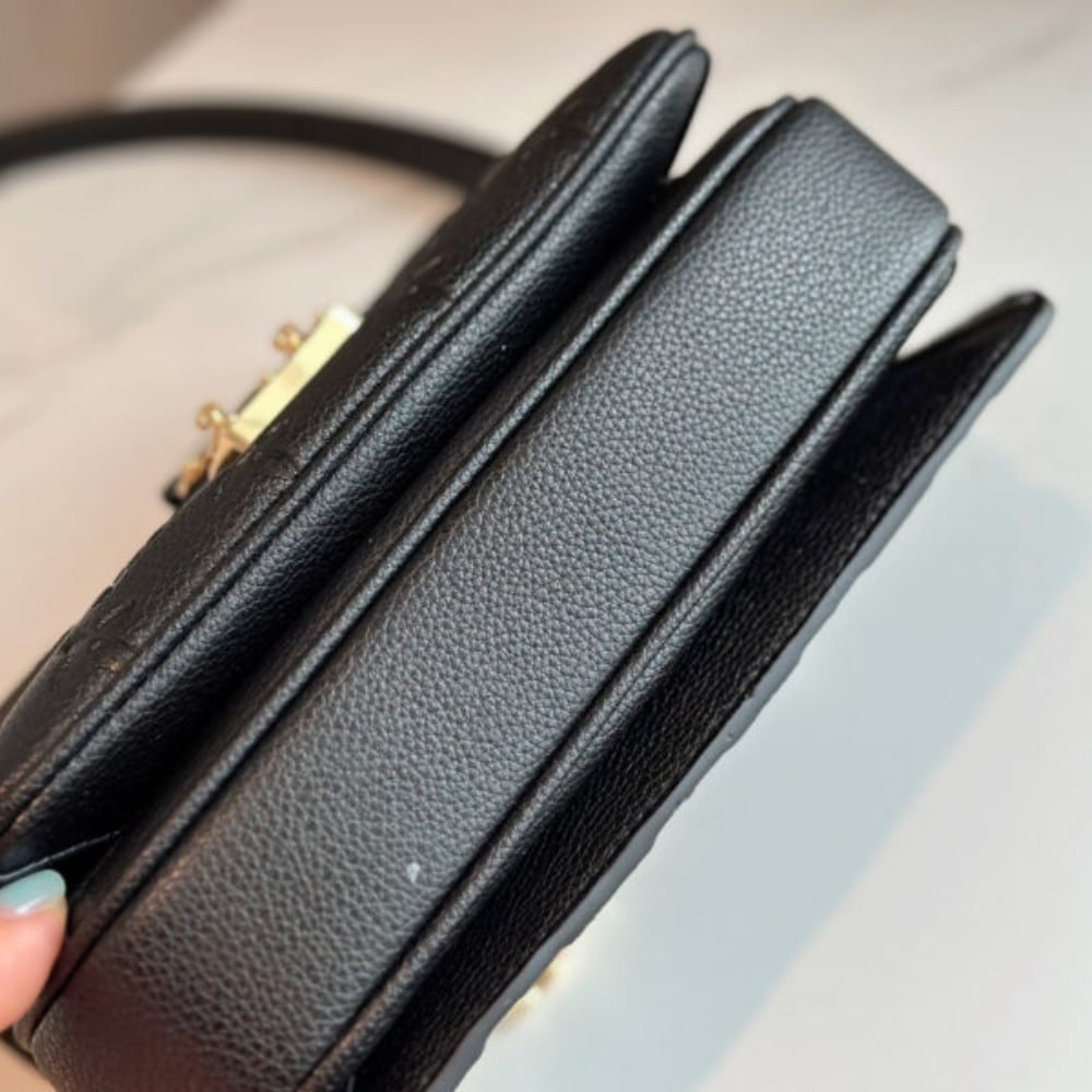 Louis Vuitton Pochette Métis East West Black 21cm M46595