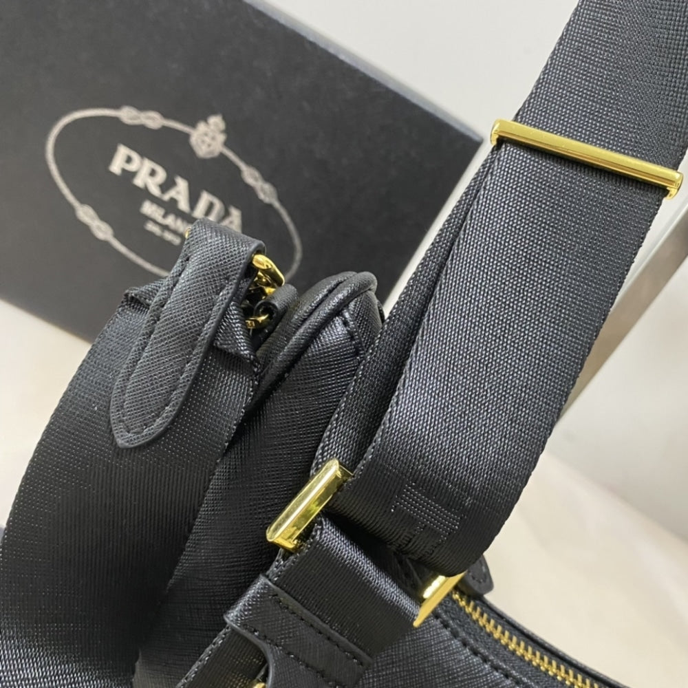 Prada Re Edition 2005 Saffiano Black 22Cm