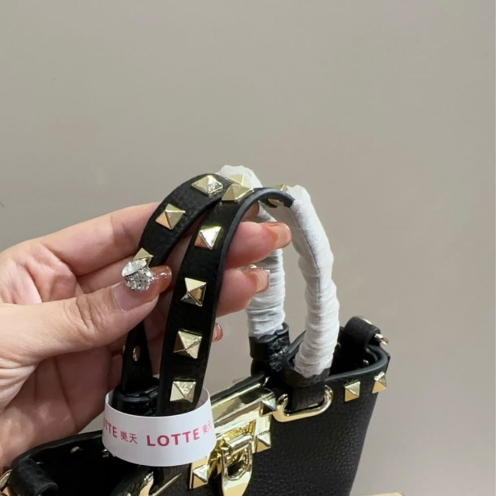 Valentino Rockstud Crossbody Pouch Black 19cm